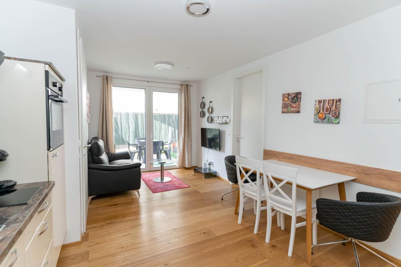 Modern Apartment With Tiny Garden Near City Center Вена Экстерьер фото
