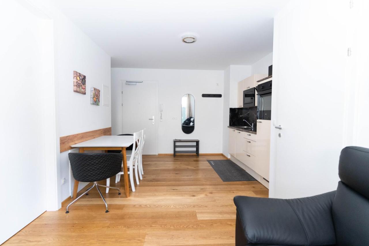 Modern Apartment With Tiny Garden Near City Center Вена Экстерьер фото