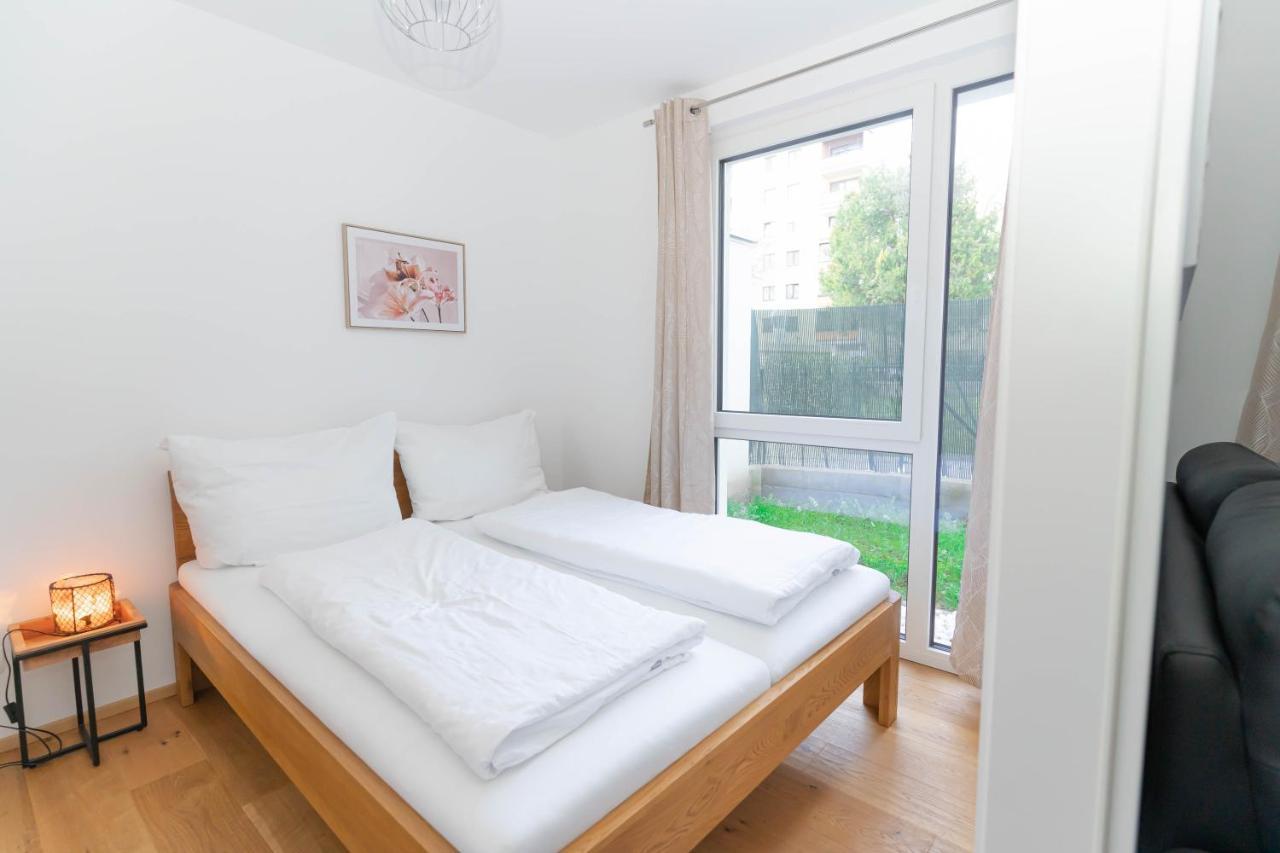 Modern Apartment With Tiny Garden Near City Center Вена Экстерьер фото